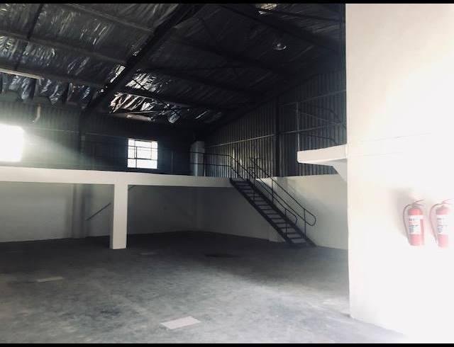 341M² WAREHOUSE TO LET IN BRIARDENE
